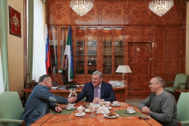 Сергей Гапликов встретился с лидерами общественных движений  Коми войтыр и Изьватас