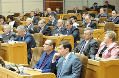 На II заседании IX сессии Госсовета депутаты рассмотрели 37 вопросов