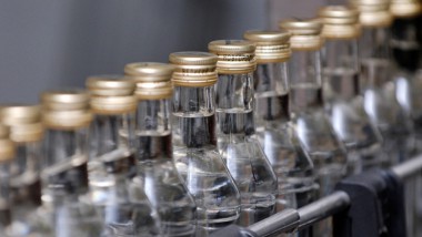 МВД по Коми предупреждает граждан об опасности употребления нелегального алкоголя