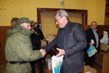 Вячеслав Гайзер пожелал призывникам республики тщательно осваивать военные специальности