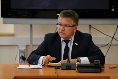 Владимир Тукмаков поручил муниципалитетам взять на тотальный контроль завершение подготовки объектов жизнеобеспечения к зиме