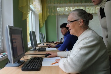 Обучение неработающих пенсионеров Республики Коми азам компьютерной грамотности впервые будет подкреплено финансами